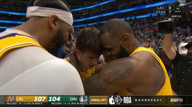 半岛体育官方网站-绝命三分击碎达拉斯！里弗斯再现落选秀励志传奇